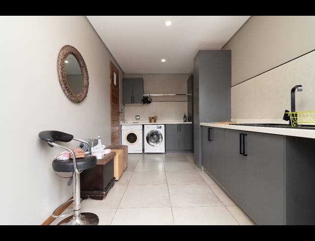 4 BEDROOM HOUSE FOR SALE IN SALT ROCK